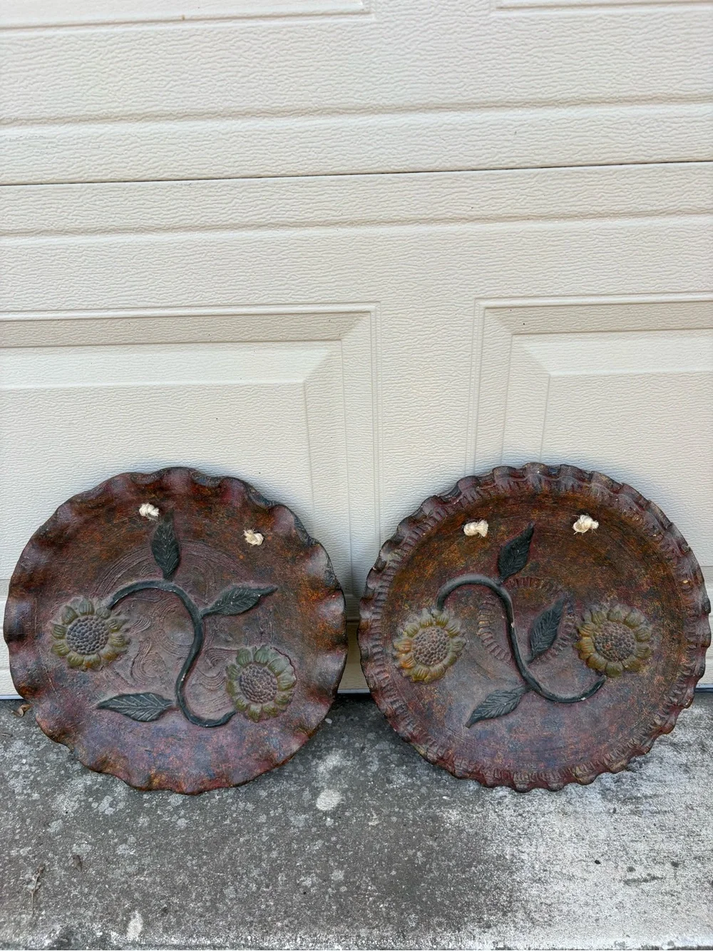 Decorative Rustic Flower Metal Wall Plaque - Brown